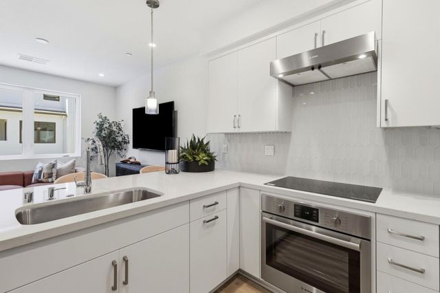 2861 Josephine Lane, Palo Alto, CA 94303