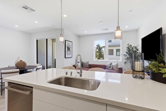 2861 Josephine Lane, Palo Alto, CA 94303
