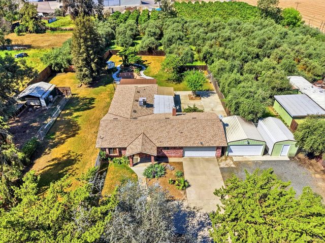 24053 Road 212, Lindsay, CA 93247