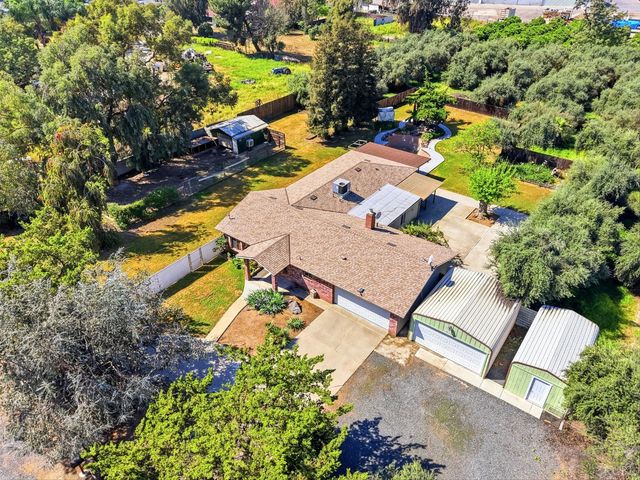 24053 Road 212, Lindsay, CA 93247