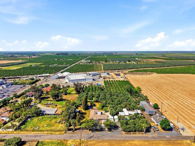 24053 Road 212, Lindsay, CA 93247