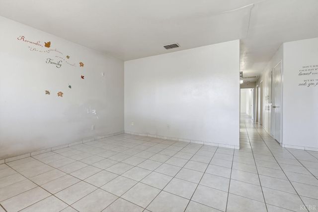 24053 Road 212, Lindsay, CA 93247