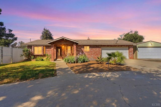 24053 Road 212, Lindsay, CA 93247