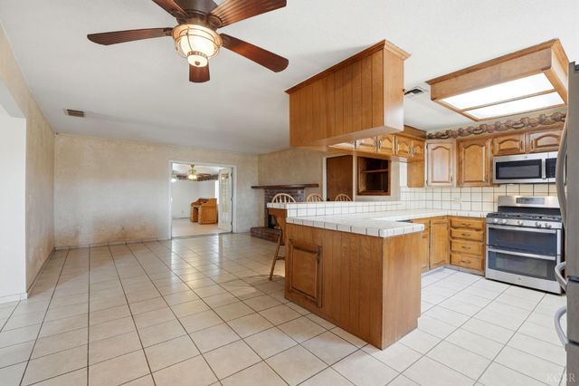 24053 Road 212, Lindsay, CA 93247