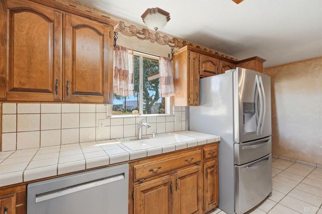 24053 Road 212, Lindsay, CA 93247