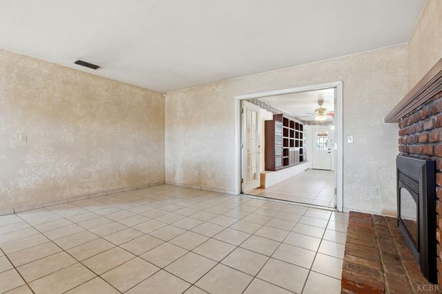 24053 Road 212, Lindsay, CA 93247