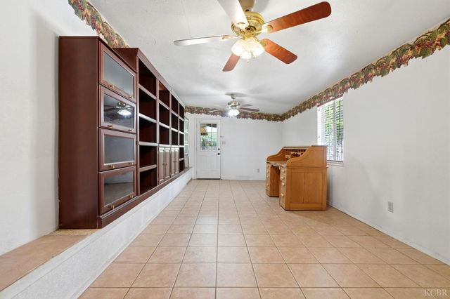 24053 Road 212, Lindsay, CA 93247