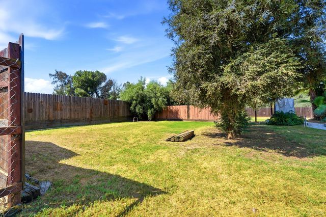 24053 Road 212, Lindsay, CA 93247