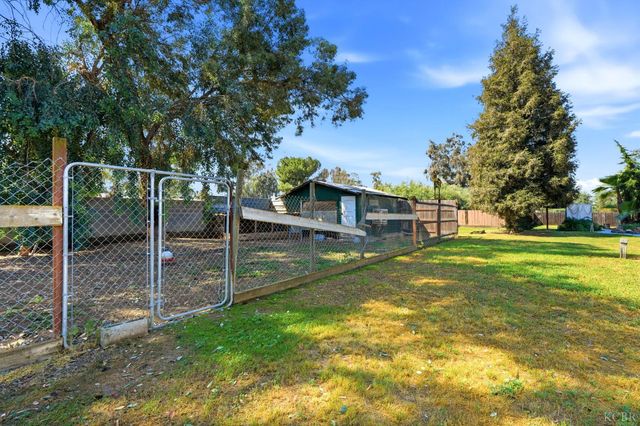 24053 Road 212, Lindsay, CA 93247