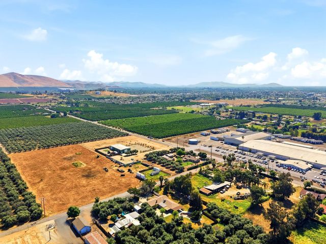 24053 Road 212, Lindsay, CA 93247