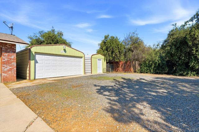 24053 Road 212, Lindsay, CA 93247