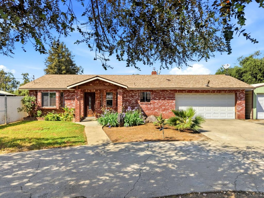 24053 Road 212, Lindsay, CA 93247