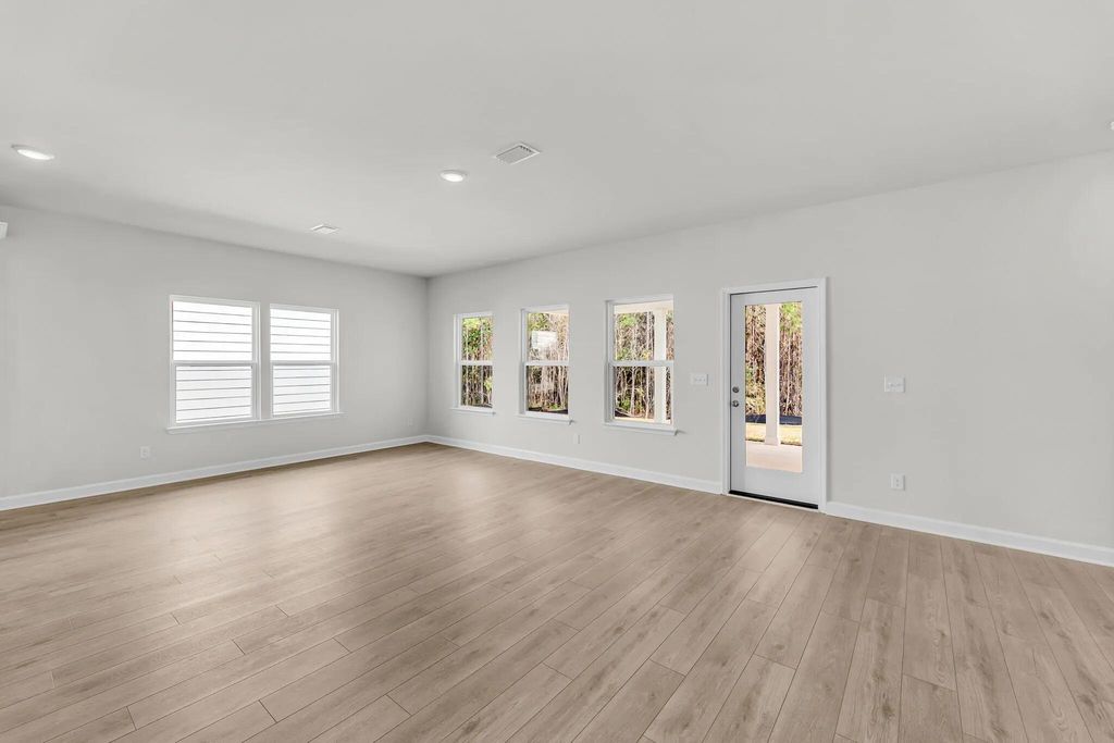 Image 13 of property listing at 5368 Crinum Lilly, Summerville, SC 29485