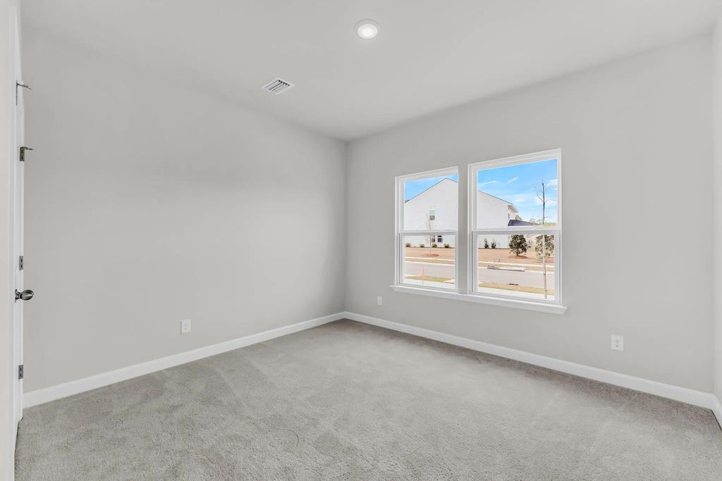 Image 7 of property listing at 5368 Crinum Lilly, Summerville, SC 29485