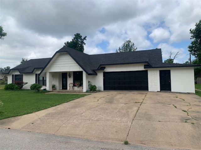 1006 S 21st Street, Rogers, AR 72758