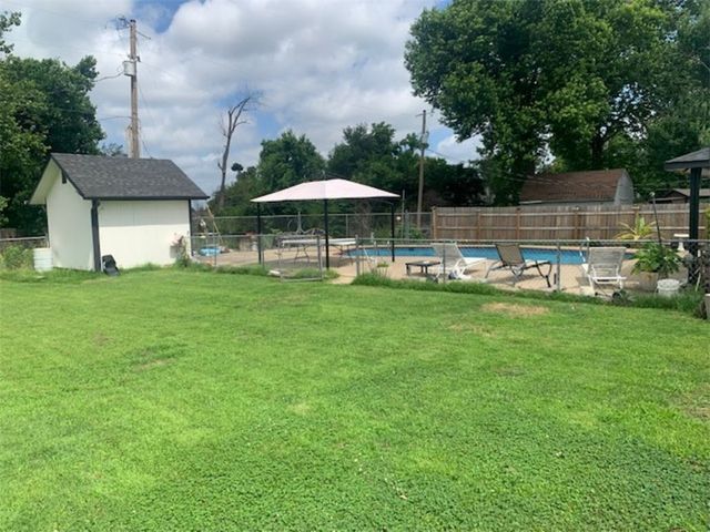 1006 S 21st Street, Rogers, AR 72758