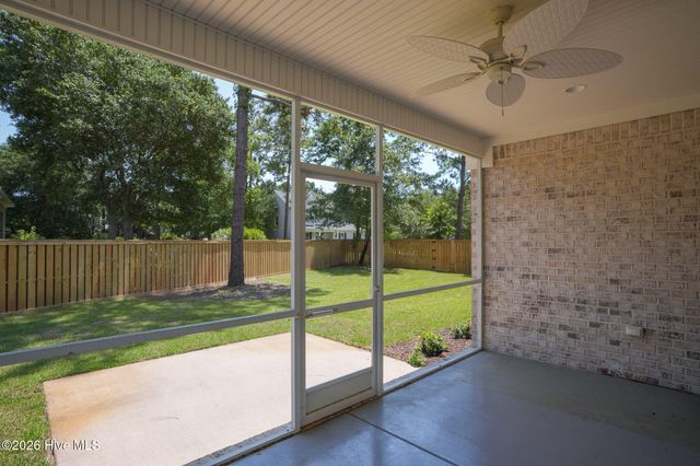 23 Stonegate Circle, Hampstead, NC 28443