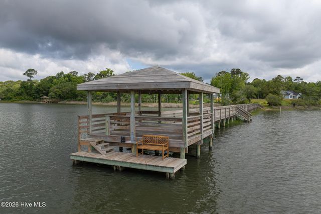 23 Stonegate Circle, Hampstead, NC 28443