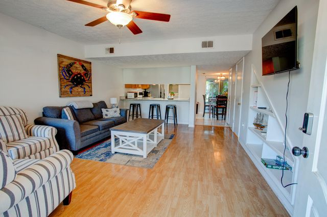 2404 Suwanee Lane, Fort Walton Beach, FL 32547