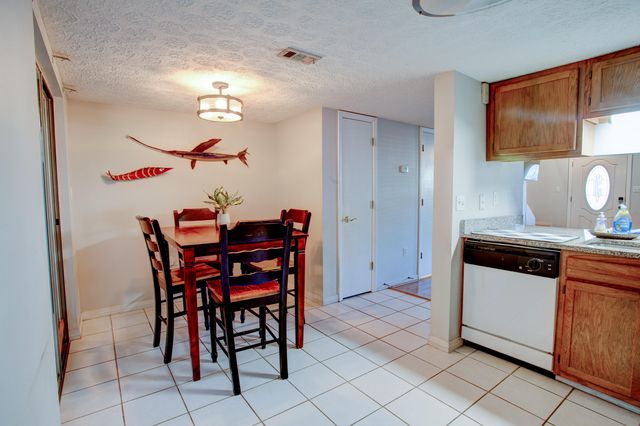 2404 Suwanee Lane, Fort Walton Beach, FL 32547