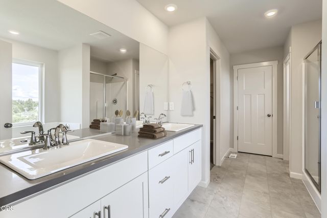 63122 NE Henningsen Pl, Bend, OR 97701