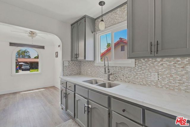 8920 Dalton Avenue, Los Angeles, CA 90047