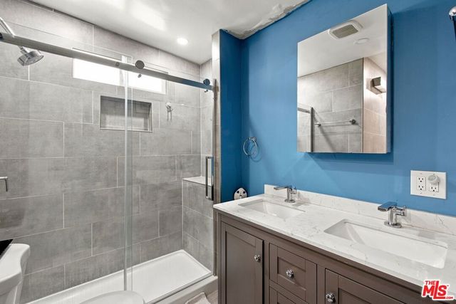 8920 Dalton Avenue, Los Angeles, CA 90047