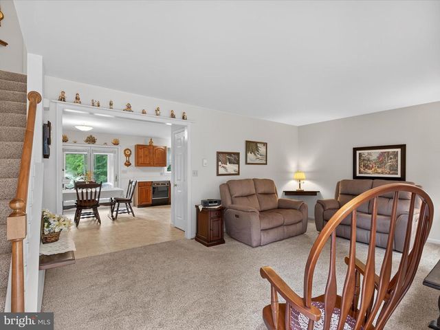 203 PLEASANT HILL DR, Lititz, PA 17543