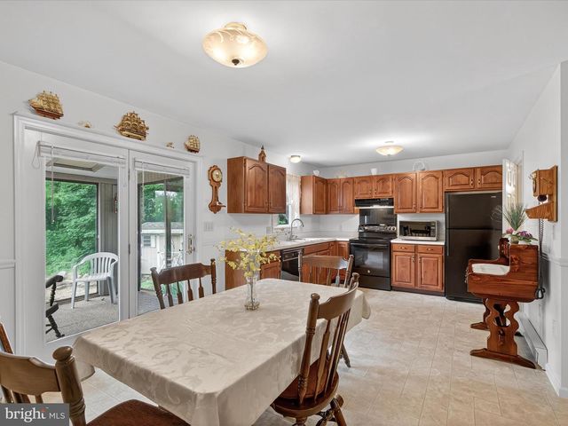 203 PLEASANT HILL DR, Lititz, PA 17543