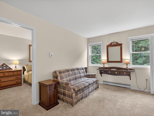203 PLEASANT HILL DR, Lititz, PA 17543