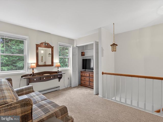 203 PLEASANT HILL DR, Lititz, PA 17543