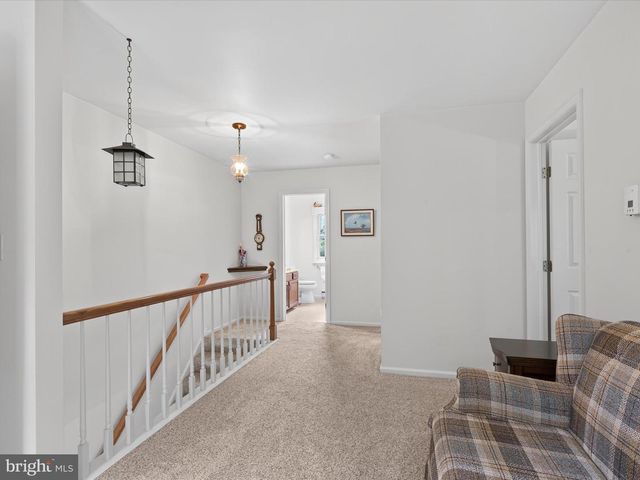 203 PLEASANT HILL DR, Lititz, PA 17543