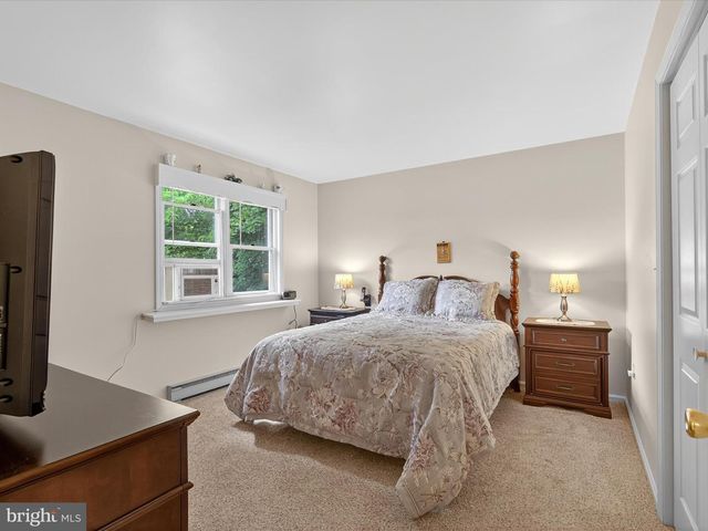 203 PLEASANT HILL DR, Lititz, PA 17543