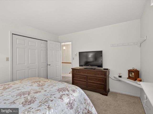 203 PLEASANT HILL DR, Lititz, PA 17543