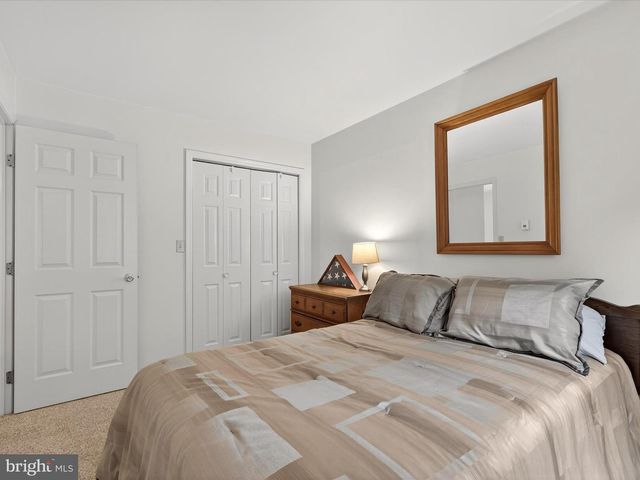 203 PLEASANT HILL DR, Lititz, PA 17543