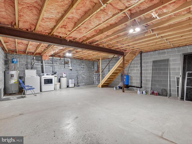 203 PLEASANT HILL DR, Lititz, PA 17543