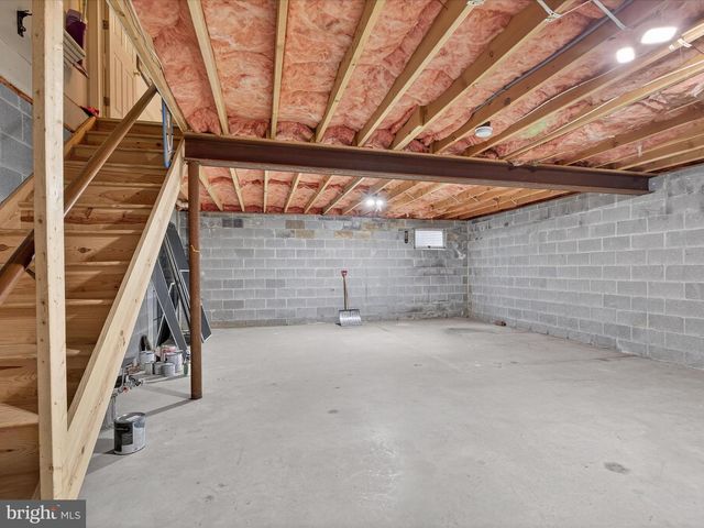 203 PLEASANT HILL DR, Lititz, PA 17543