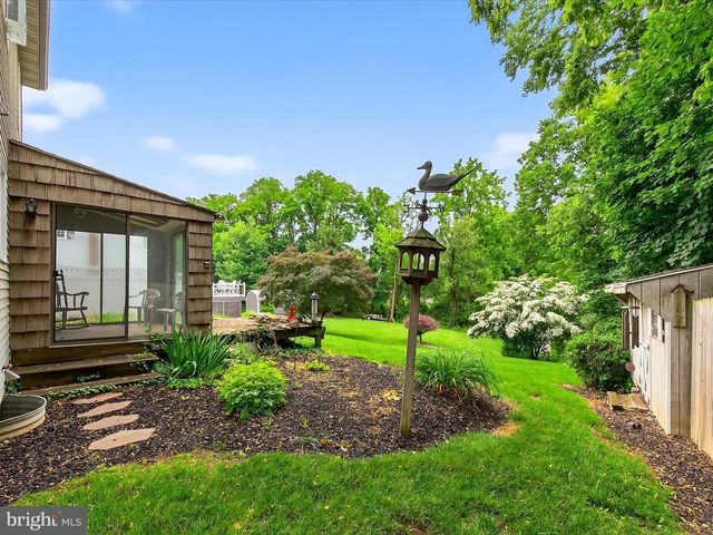 203 PLEASANT HILL DR, Lititz, PA 17543
