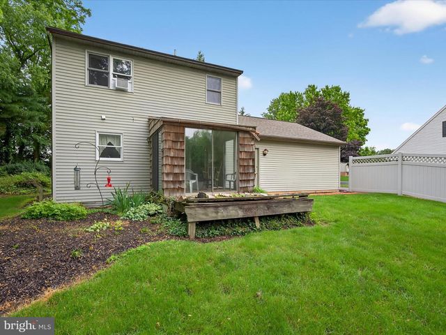 203 PLEASANT HILL DR, Lititz, PA 17543