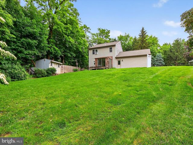 203 PLEASANT HILL DR, Lititz, PA 17543