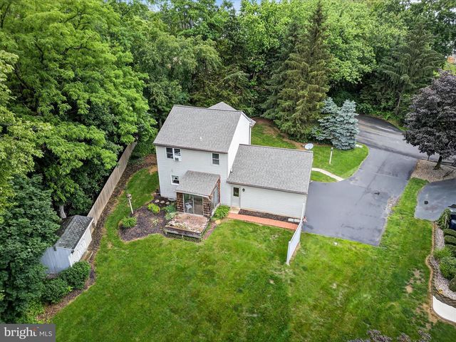 203 PLEASANT HILL DR, Lititz, PA 17543