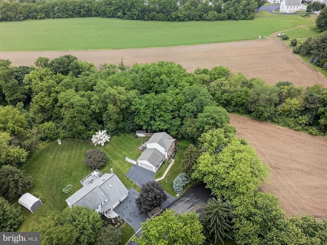 203 PLEASANT HILL DR, Lititz, PA 17543