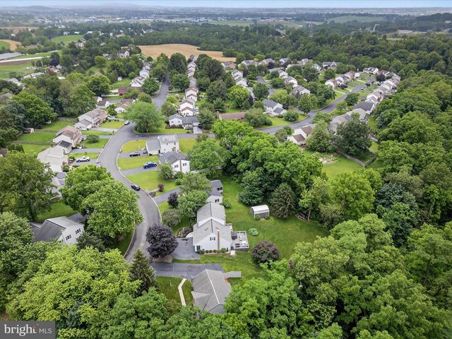 203 PLEASANT HILL DR, Lititz, PA 17543