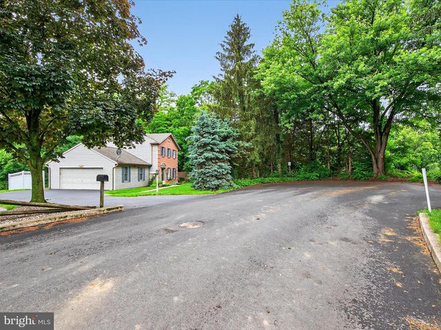 203 PLEASANT HILL DR, Lititz, PA 17543