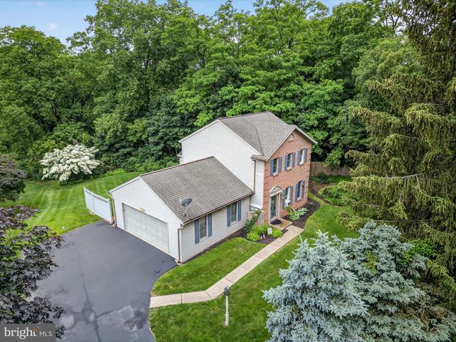 203 PLEASANT HILL DR, Lititz, PA 17543