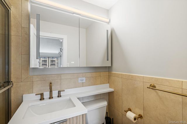 18-15 215th Street 15F, Bayside, NY 11360
