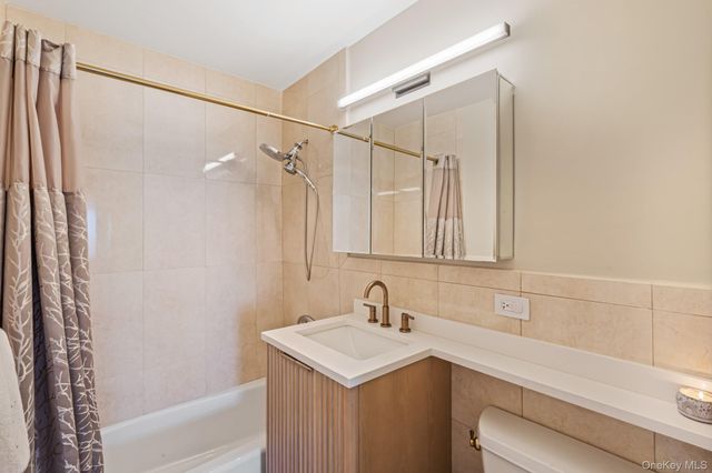 18-15 215th Street 15F, Bayside, NY 11360