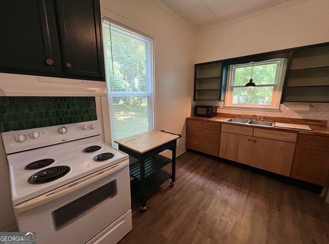 140 E Hall St, Milledgeville, GA 31061
