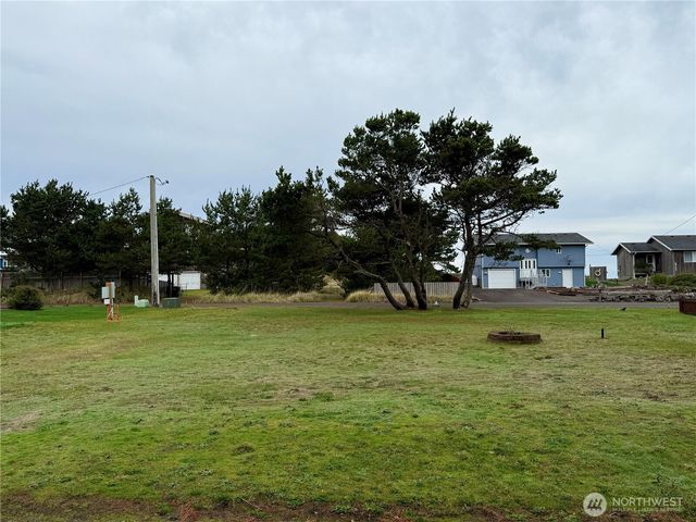 29528 G Street, Ocean Park, WA 98640