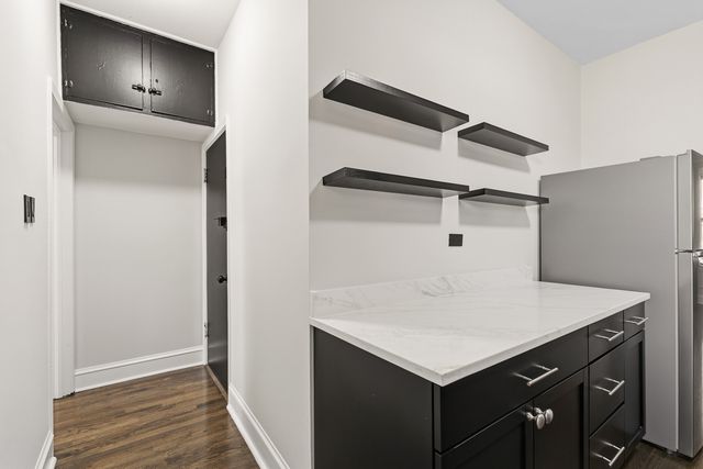 6851 S Paxton Avenue 1N, Chicago, IL 60649
